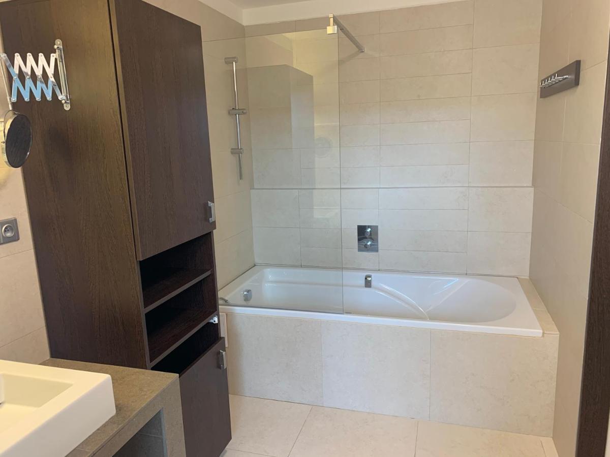 Apartman S Wellness Sluzbami Cercany Luaran gambar