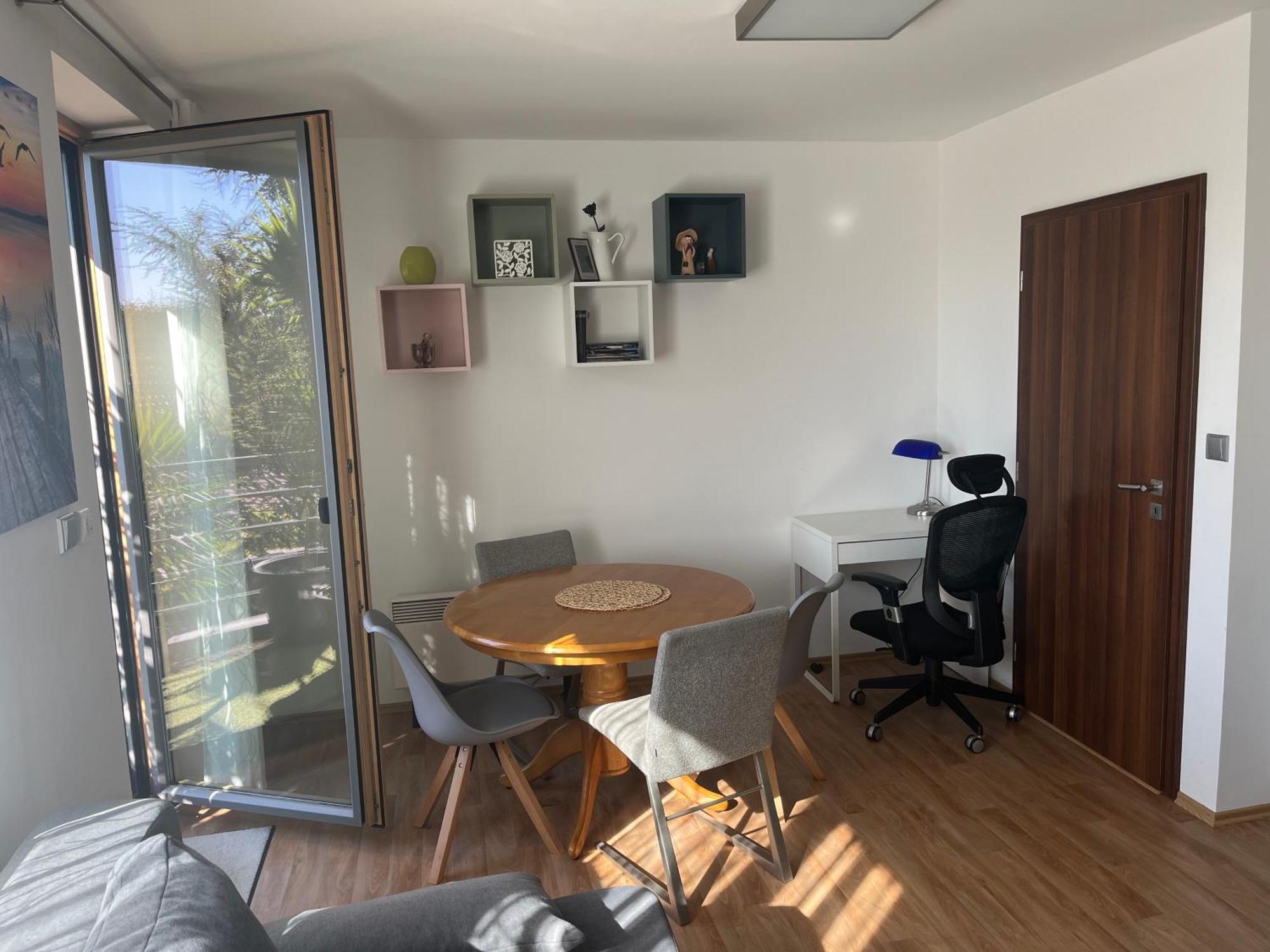 Apartman S Wellness Sluzbami Cercany Luaran gambar
